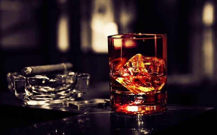 Tổng hợp danh sách 62 hình ảnh ly rượu trong bar