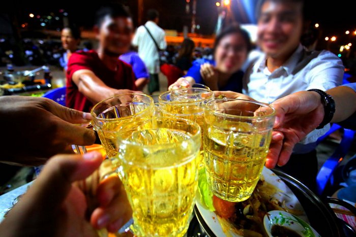 Tổng hợp danh sách 62 hình ảnh ly rượu trong bar
